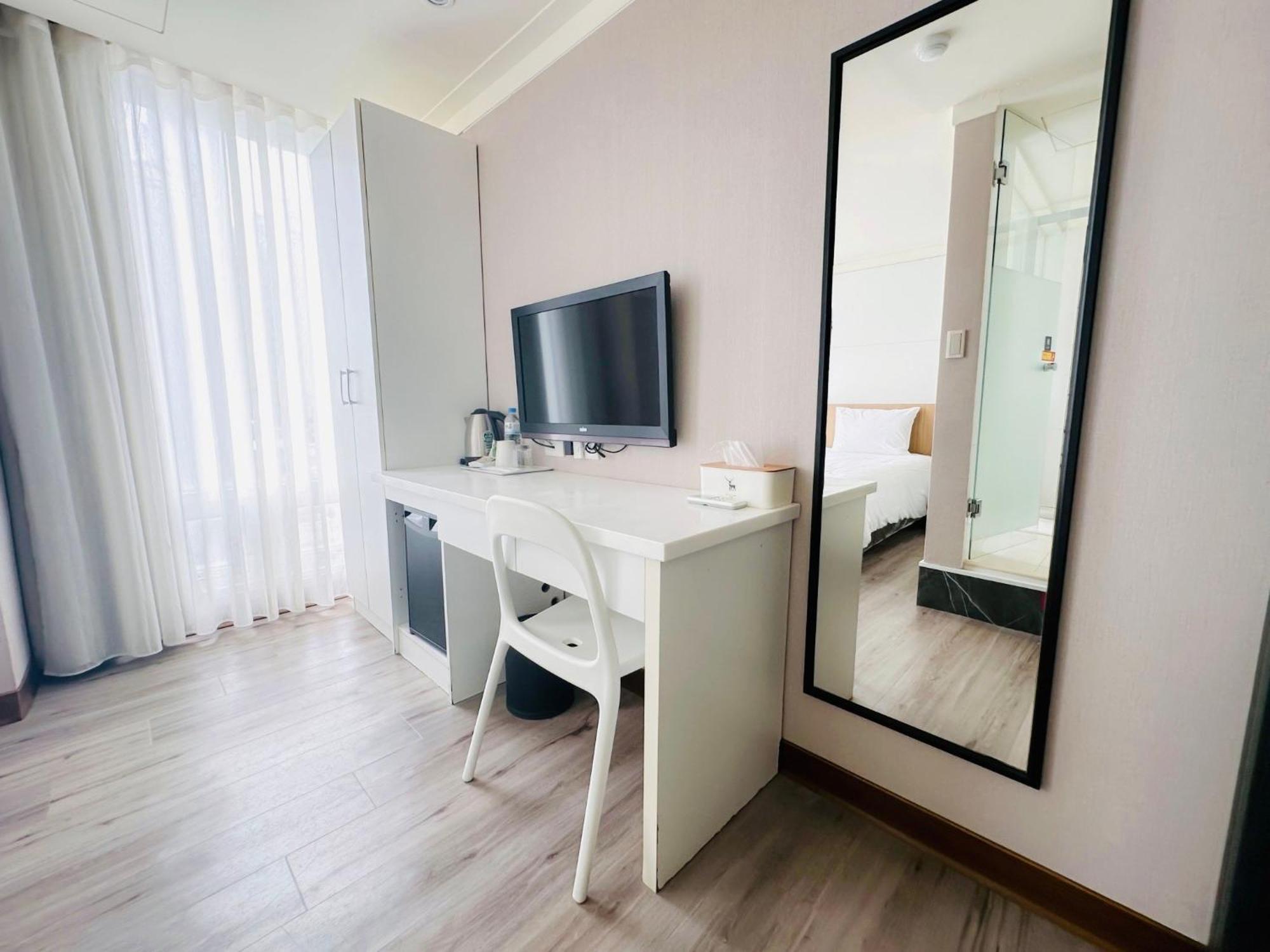 Days Fine Hotel Гаосюн Экстерьер фото