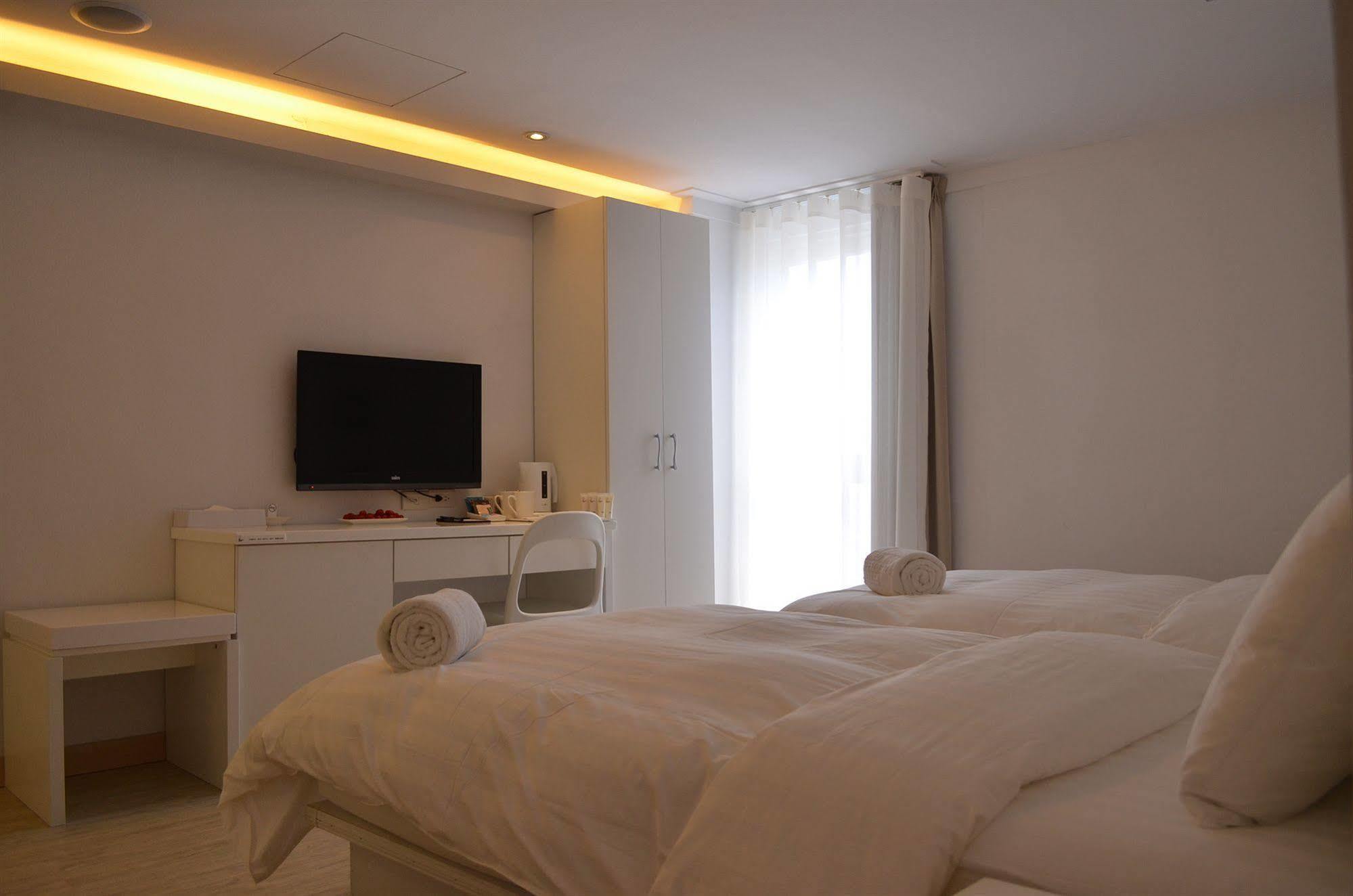 Days Fine Hotel Гаосюн Экстерьер фото